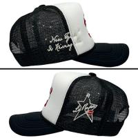LA ROPA NY IS KISSING ME TRUCKER HAT WHITE/BLACK