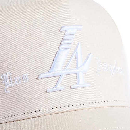 REFERENCE LA VIDA SNAPBACK CAP CREAM