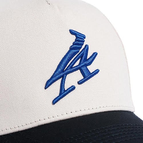 REFERENCE WAVY PARADISE LA SNAPBACK CAP CREAM BLACK