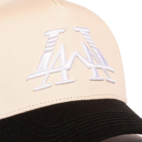 REFERENCE MIRRORED LA SNAPBACK CAP CREAM BLACK