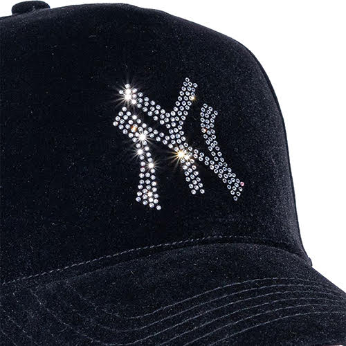 REFERENCE NY CRYSTALS SNAPBACK CAP BLACK VELOUR