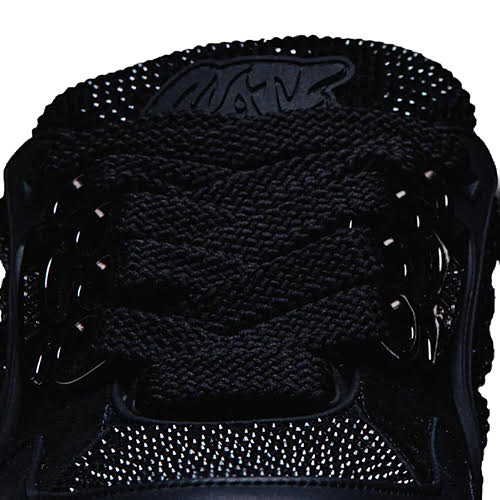 GUAPI ALL BLACK SKATE STAR
