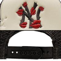 LA ROPA NY IS KISSING ME TRUCKER HAT BROWN/SAND