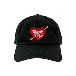 Free & Easy HEART & ARROW STRAPBACK CAP - BLACK