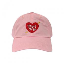 Free & Easy HEART & ARROW STRAPBACK CAP - PINK