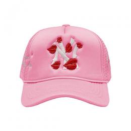 LA ROPA NY IS KISSING ME TRUCKER HAT PINK